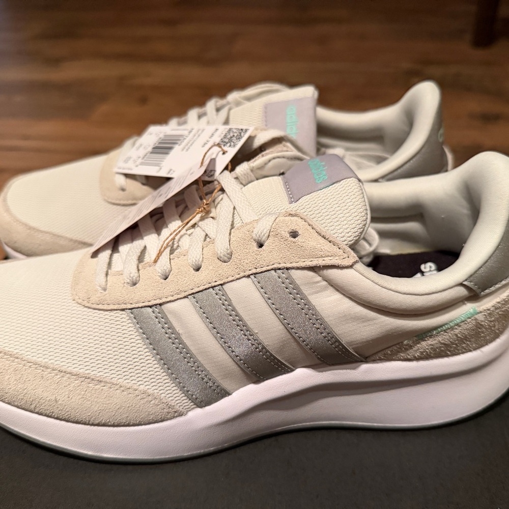 Adidas Run 70s Ladies Size 9 Beige, gray and White Sneakers‎ NEW - Picture 6 of 9